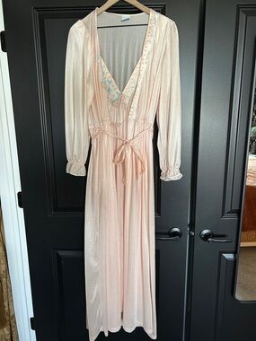 Vintage Val Mode Pink Nylon Robe set Long Peignoir Floral Embroidered Romantic